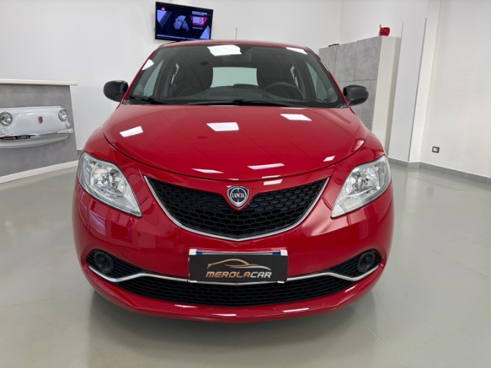 Lancia Ypsilon 1.2 Silver 69cv unico proprietario - immagine 4